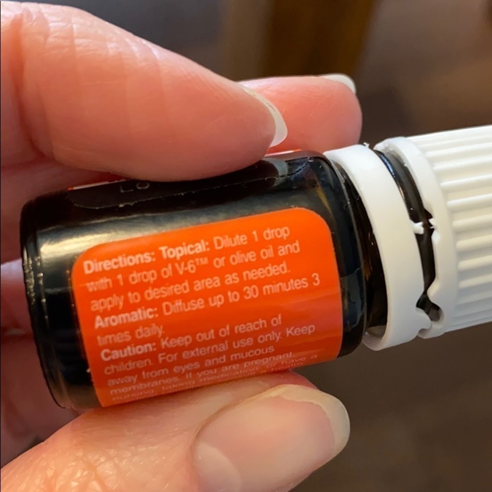Young Living Ravintsara Essential Oil - Picture 3 of 4